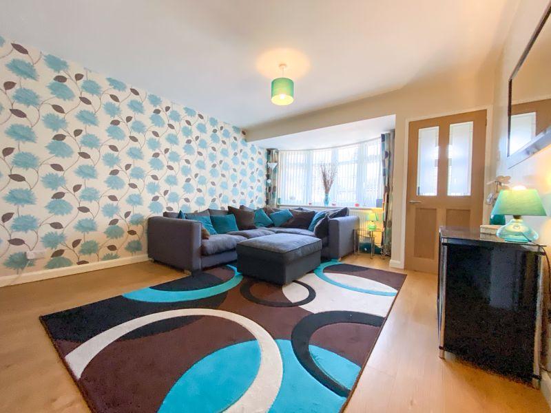 Bromley Drive, Holmes Chapel, CW4 7AX 3 bed semidetached house £280,000