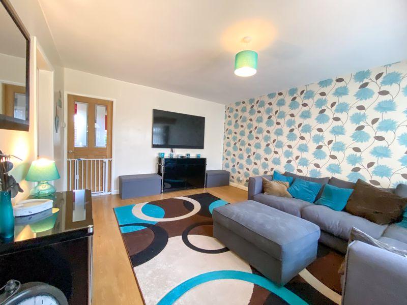 Bromley Drive, Holmes Chapel, CW4 7AX 3 bed semidetached house £280,000