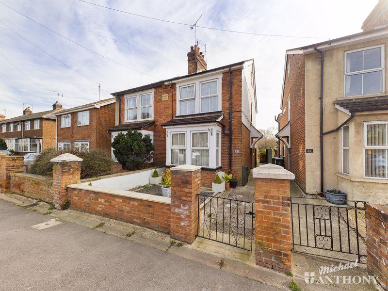 Stocklake, Aylesbury 3 bed semidetached house £350,000