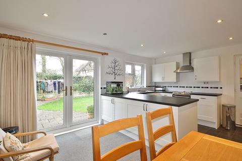 18 Hollis Close, Witney, OX28 3SW