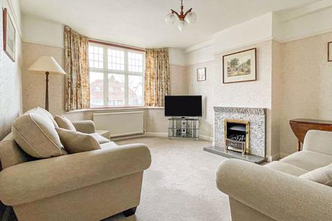 57 Hillside, Horsham, RH12 1NF