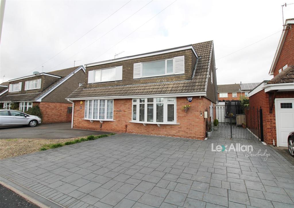 Marine Crescent, Stourbridge 2 bed semidetached house £230,000