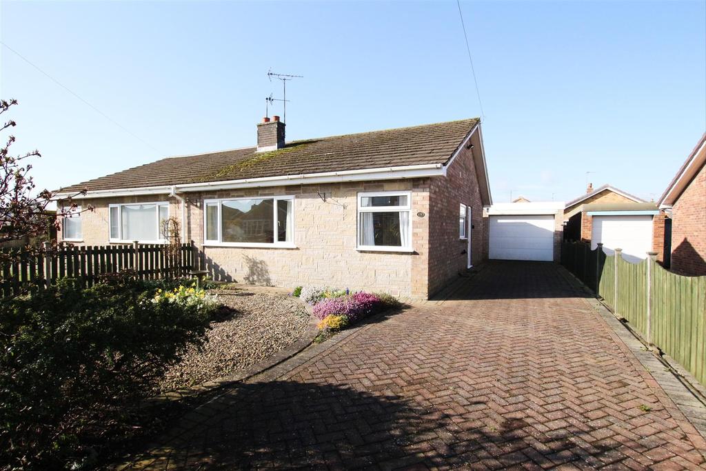 18 Hambleton Road, Norton, Malton 2 bed semidetached bungalow £750