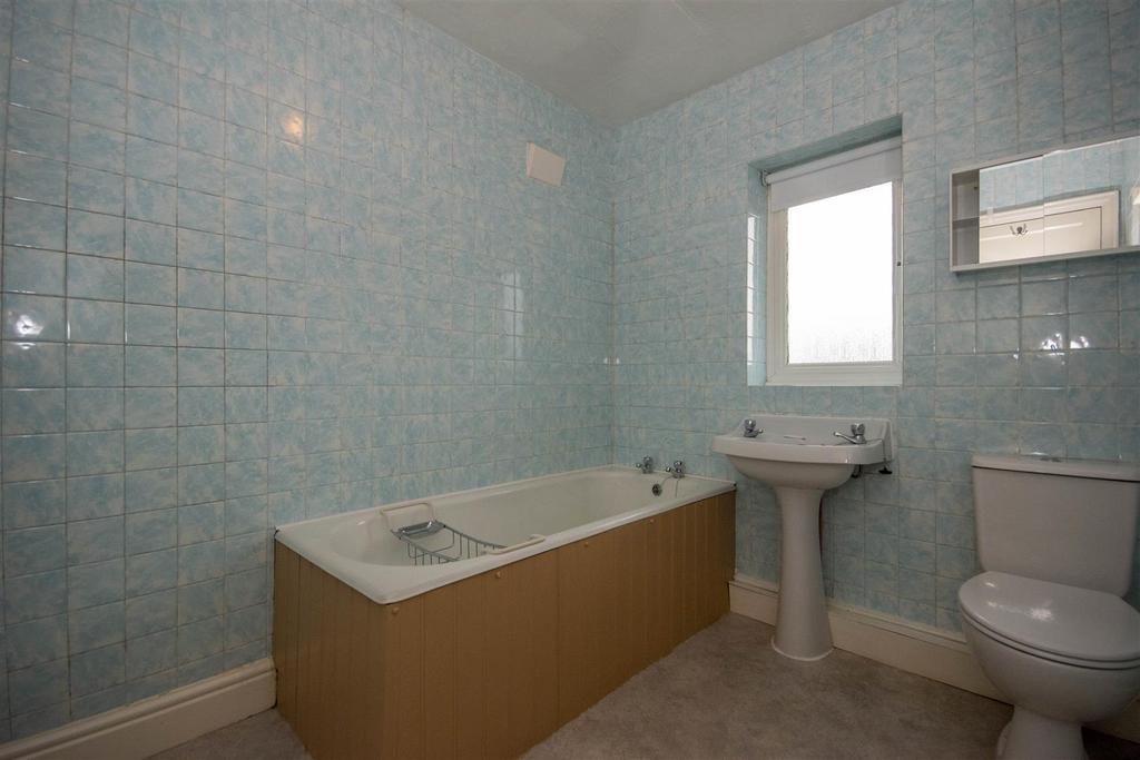 Ardmillan Close, Oswestry 3 bed detached house £295,000