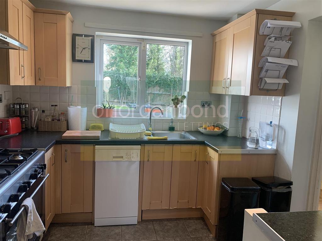 Arlott Crescent, Oldbrook, Milton... 3 bed detached house £1,250 pcm