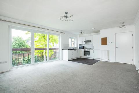 1 bedroom flat to rent, Merricks Court, East Sheen, SW14