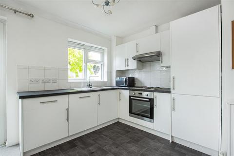 1 bedroom flat to rent, Merricks Court, East Sheen, SW14
