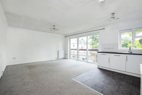 1 bedroom flat to rent, Merricks Court, East Sheen, SW14