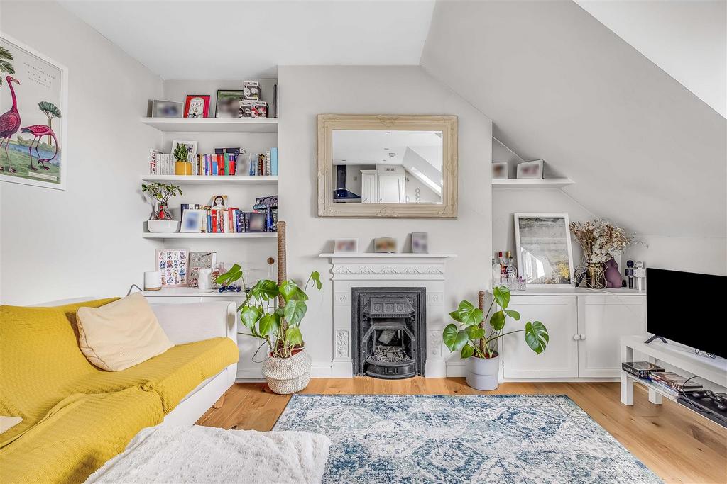 Clarendon Drive, Putney SW15 2 bed flat £2,200 pcm (£508 pw)