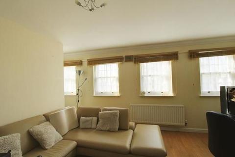 2 bedroom flat for sale - Gawton Crescent, Coulsdon