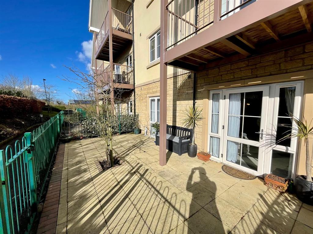 The Fairways, Chippenham 2 bed retirement property £237,500