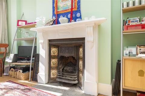 119 Effra Road, Wimbledon, London, SW19 8PU