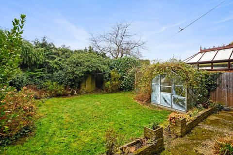 6 Fifehead Close, Ashford, TW15 3SD