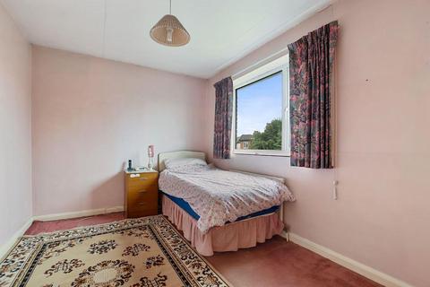 6 Fifehead Close, Ashford, TW15 3SD