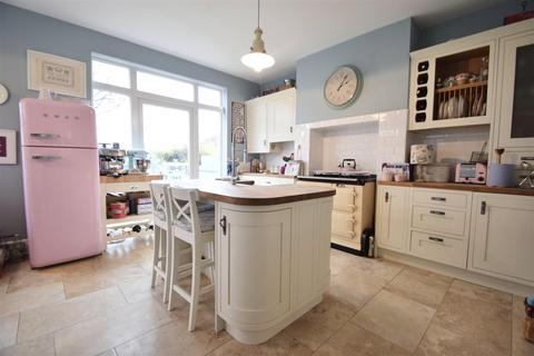 44 Ivanhoe, Whitley Bay, NE25 9AW