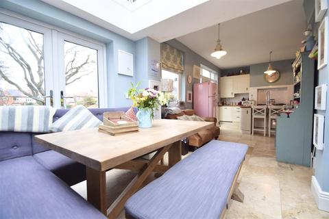 44 Ivanhoe, Whitley Bay, NE25 9AW