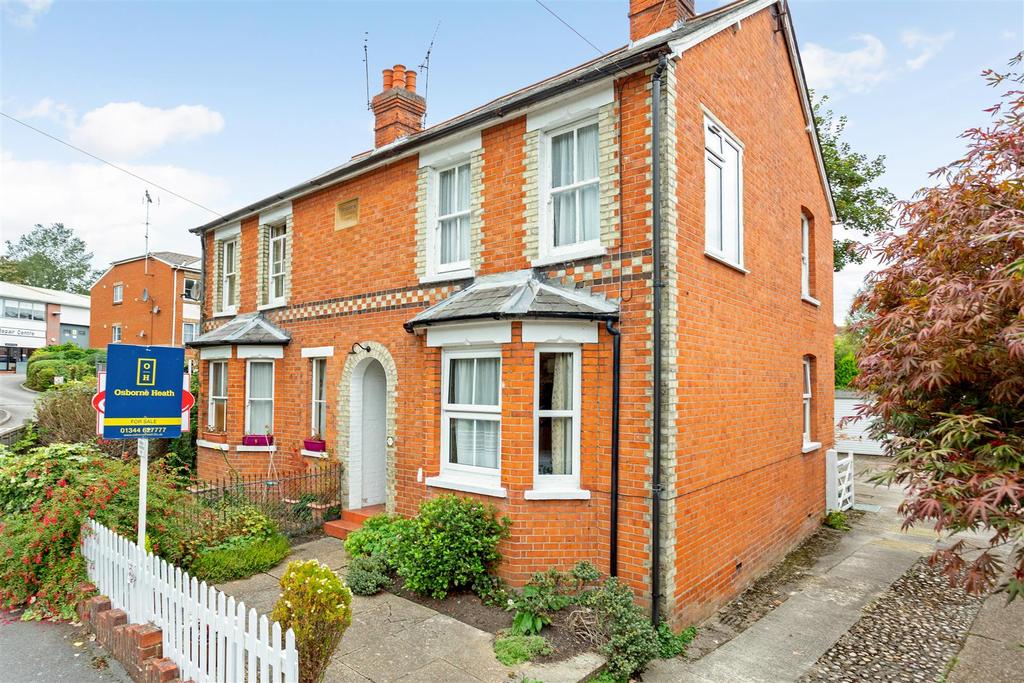 Queens Road, Sunninghill 3 bed semidetached house £425,000