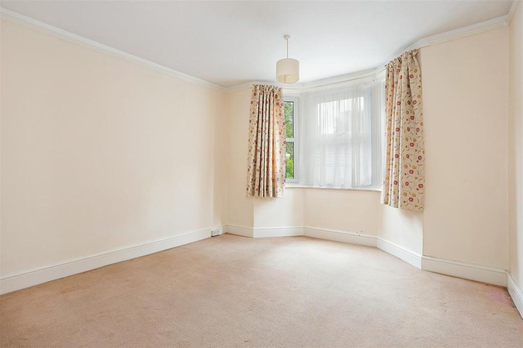 Queens Road, Sunninghill 3 bed semidetached house £425,000