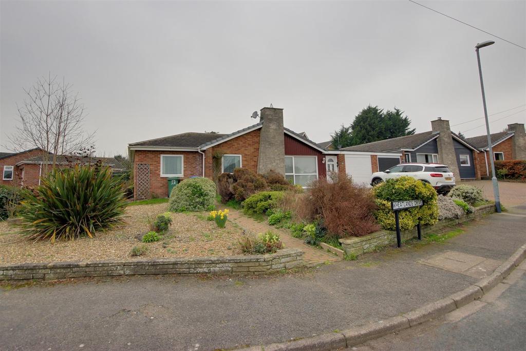 Wheatlands Drive, Beverley 4 bed bungalow £1,300 pcm (£300 pw)