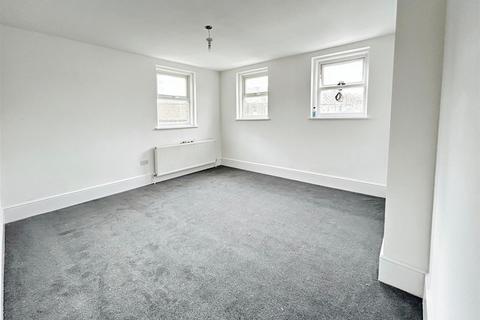 3 bedroom flat for sale, Northdown Road, Margate