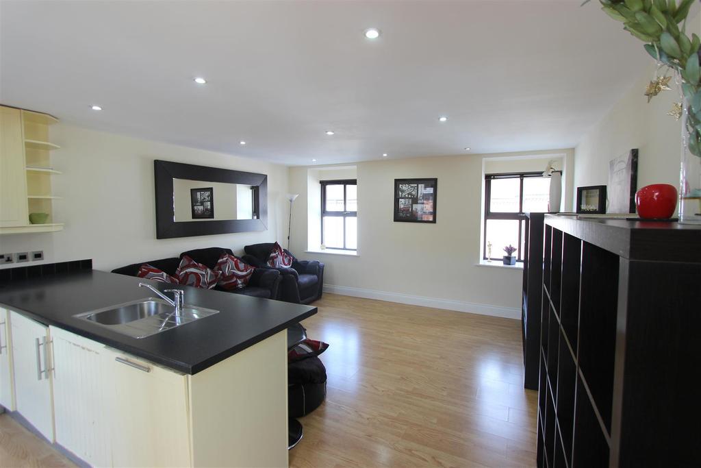 Kitchen/living room