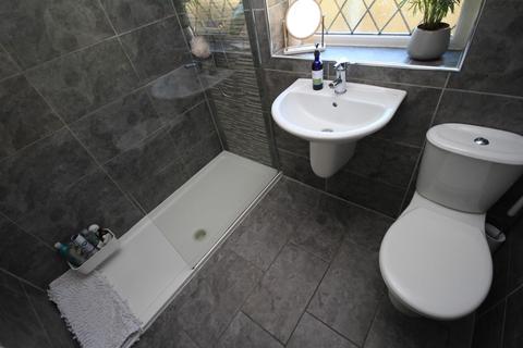 46 Kings Drive, Bradford, BD2 1PX