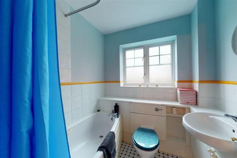 15 Cornelis Drive, Minster, Ramsgate, CT12 4DZ