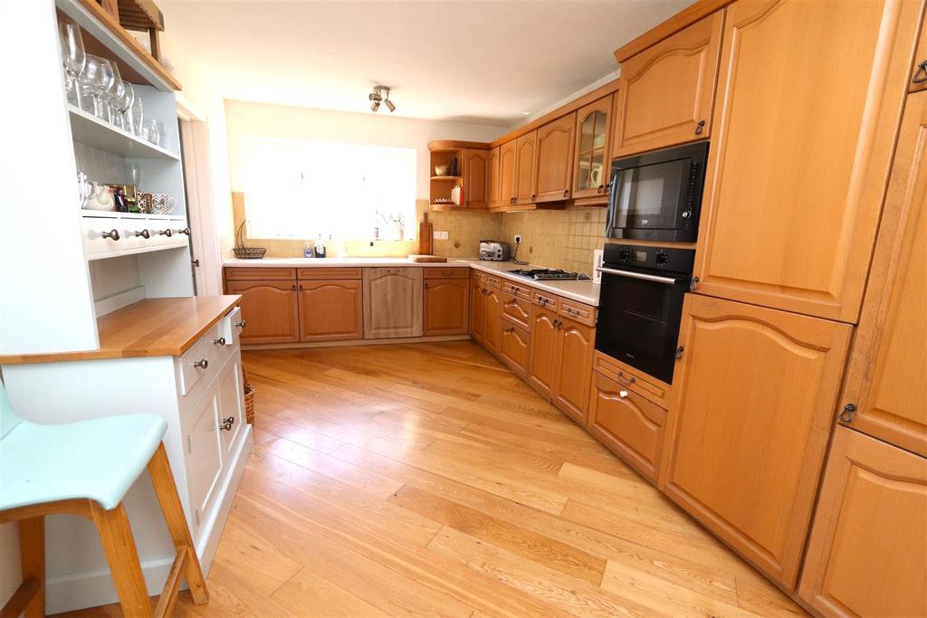 Kitchen/Breakfast