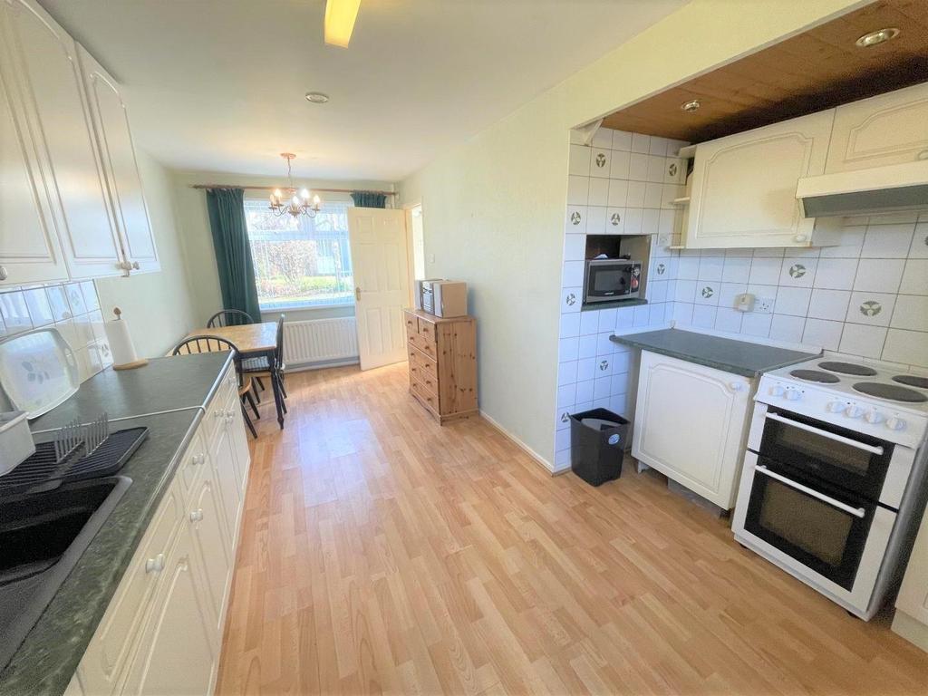 Birchwood Road, MartonInCleveland... 3 bed semidetached house £155,000