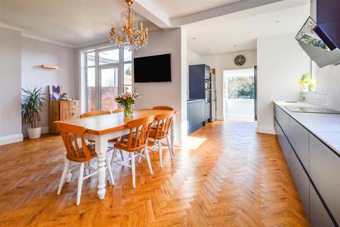 285 Beverley Road, Kirk Ella, Hull, HU10 7AQ