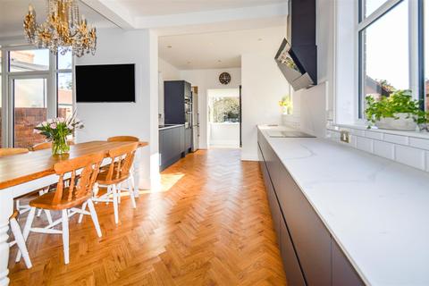 285 Beverley Road, Kirk Ella, Hull, HU10 7AQ