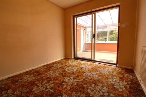 3 Dale Close, Gloucester, GL4 6UR