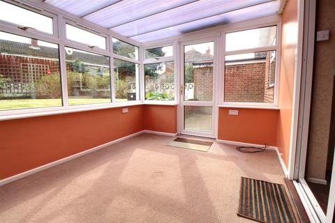 3 Dale Close, Gloucester, GL4 6UR