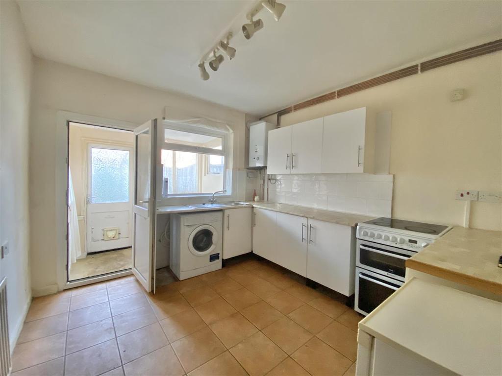 Grantley Street, Grantham, NG31 2 bed terraced house £75,000