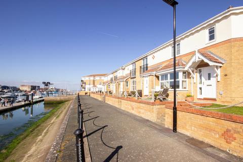 undefined, Cavalier Quay, East Cowes, Isle of Wight