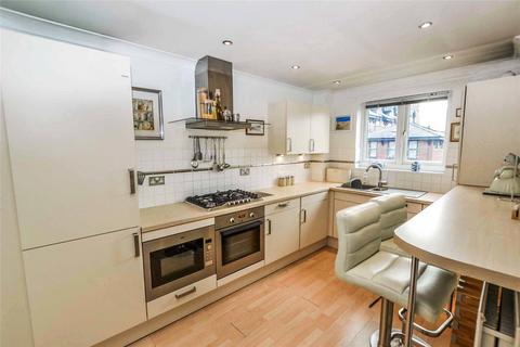 2 bedroom flat to rent, Chapel Road, Sale, Greater Manchester, M33