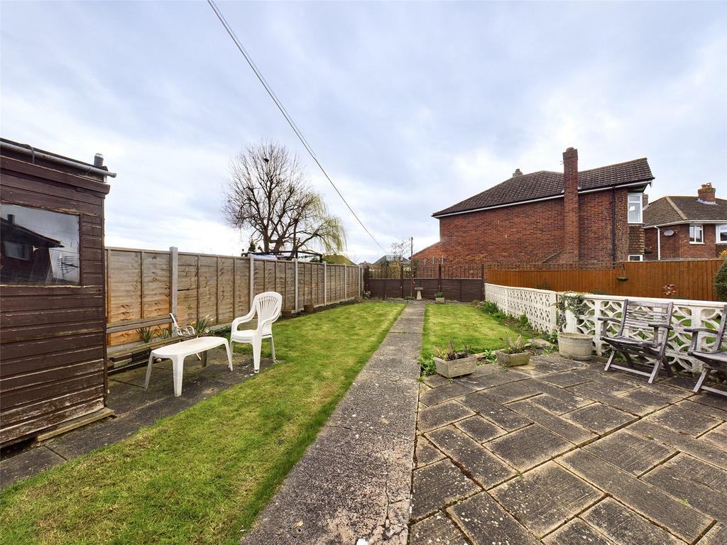 Lavington Drive, Longlevens... 3 bed semidetached house £315,000