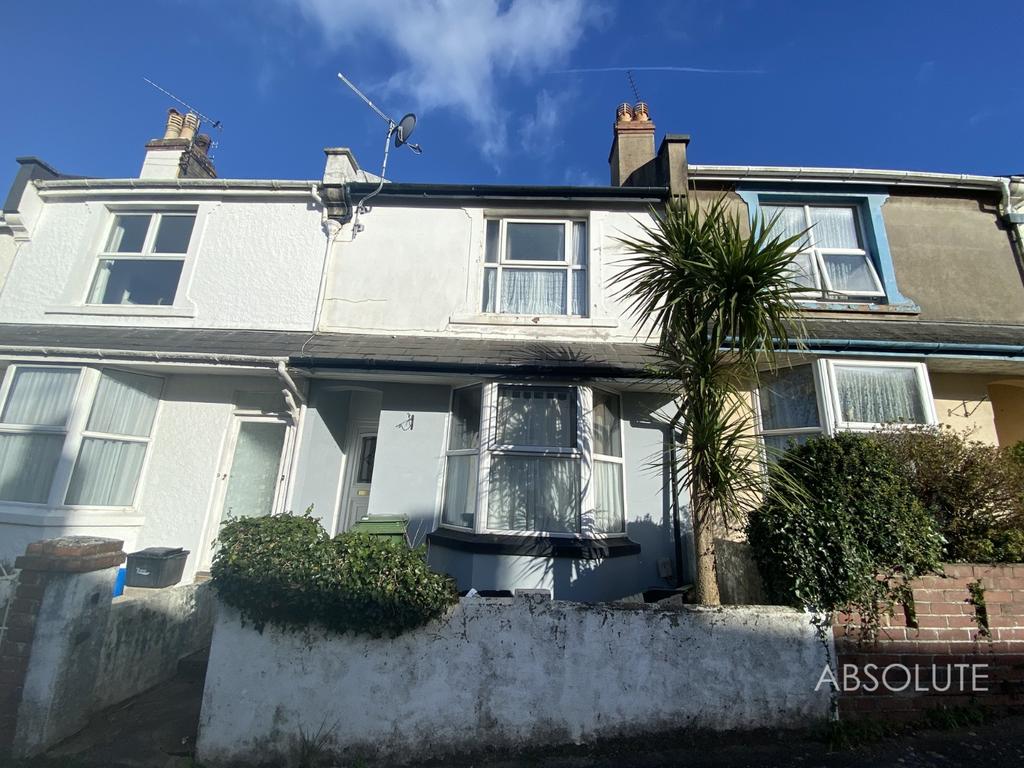 York Road Paignton TQ4 5NN 3 bed semidetached house £900 pcm (£208 pw)