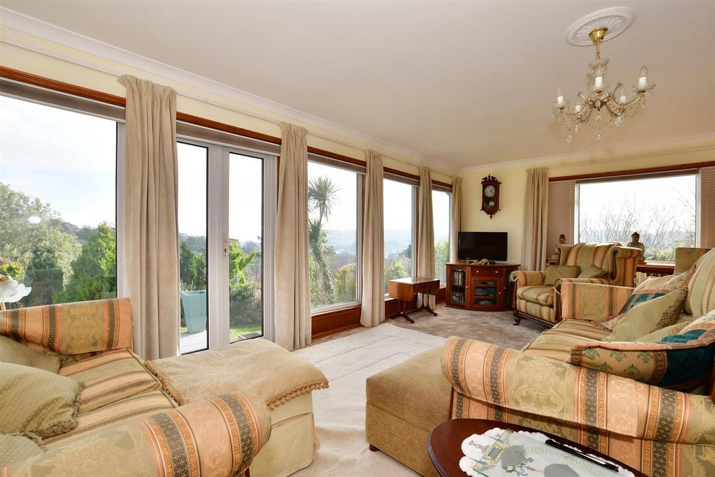 Danes Court, Dover, Kent 3 bed detached bungalow for sale £380,000