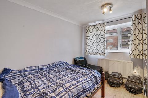 13 Lowe Avenue, London, E16 1QG