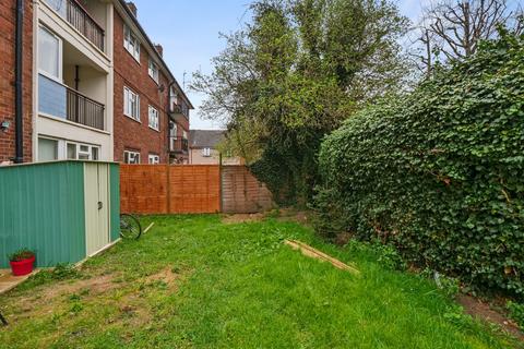 13 Lowe Avenue, London, E16 1QG