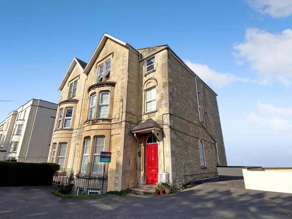 Wellington Terrace, Clevedon 2 bed apartment £300,000