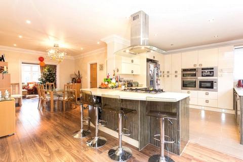 6 bedroom detached house for sale, Michleham Down, Woodside Park, N12