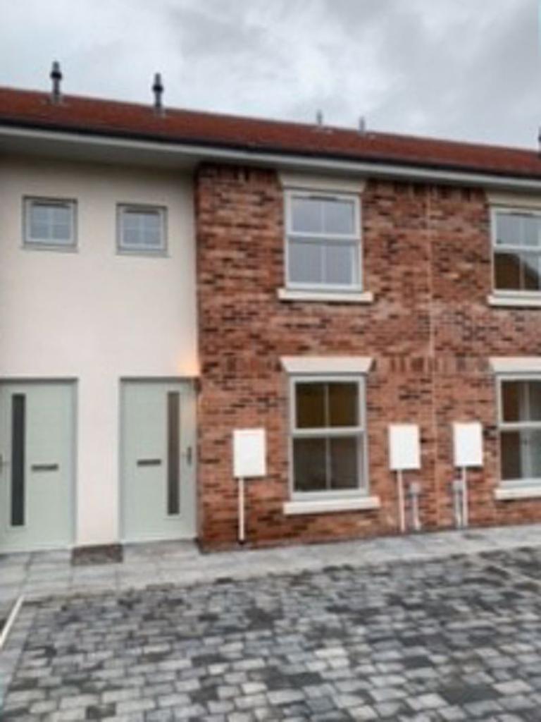 Cavendish Drive, Market Weighton, York 2 bed terraced house £68,000