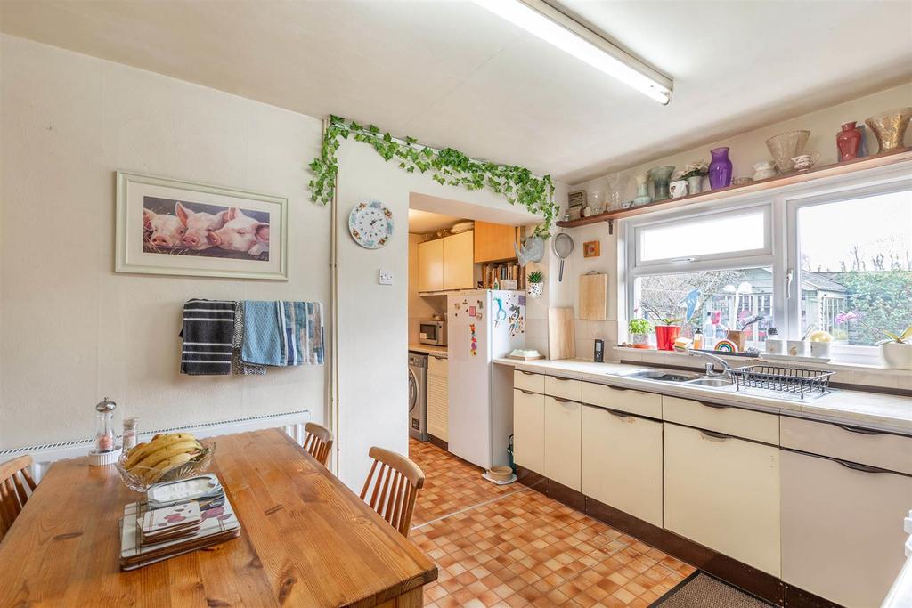 Meadow Close, Stoney Middleton, Hope... 3 bed house £300,000