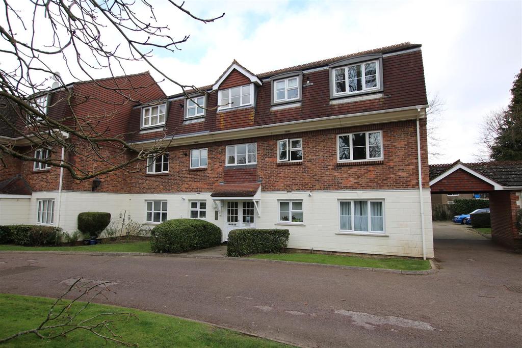 North Parade, Horsham 2 bed apartment £235,000