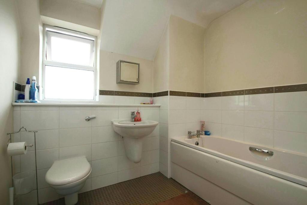 Beech House, Acresfield Road, Timperley 2 bed apartment £1,150 pcm (£