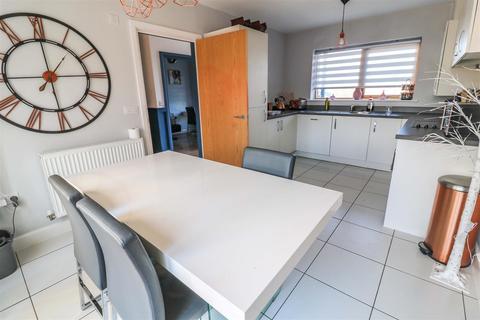 12 Bittern Lane, Newhall, Harlow, CM17 9GH