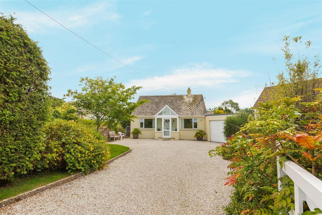 Wadebridge Road, St Tudy, Bodmin 3 bed bungalow for sale £425,000