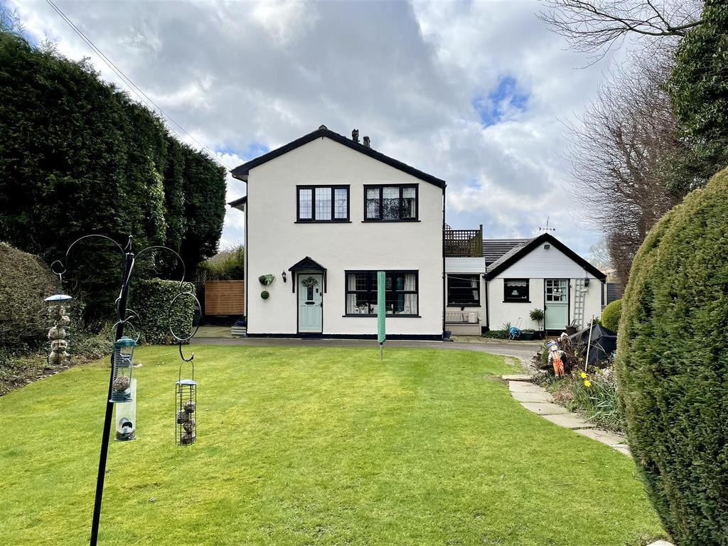 Tarporley Road, Whitley, Warrington 3 bed semidetached house £295,000